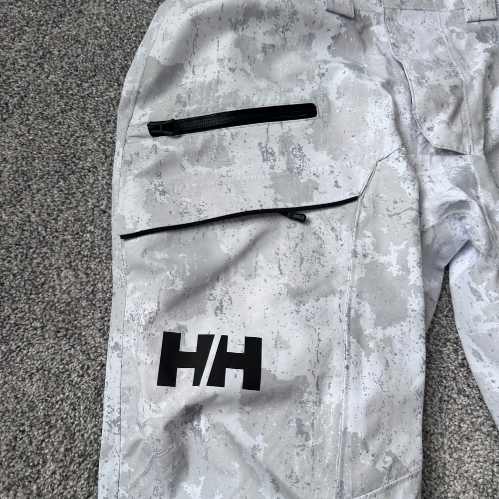 Helly Hansen Men’s Sogn Bib Shell pants -  gray fog camo - men’s medium - BNWT - Picture 2 of 6